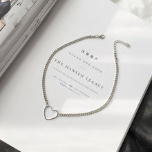 Load image into Gallery viewer, Love Heart Choker